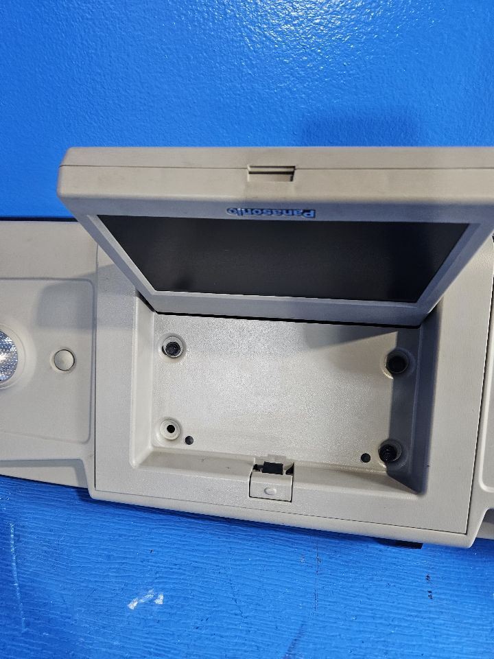 TRAVERSE 2012 Console Rear LIGHT 6893