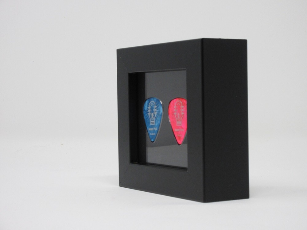 2 GUITAR PICKS (NOT INCLUDED) SMALL DISPLAY FRAME
