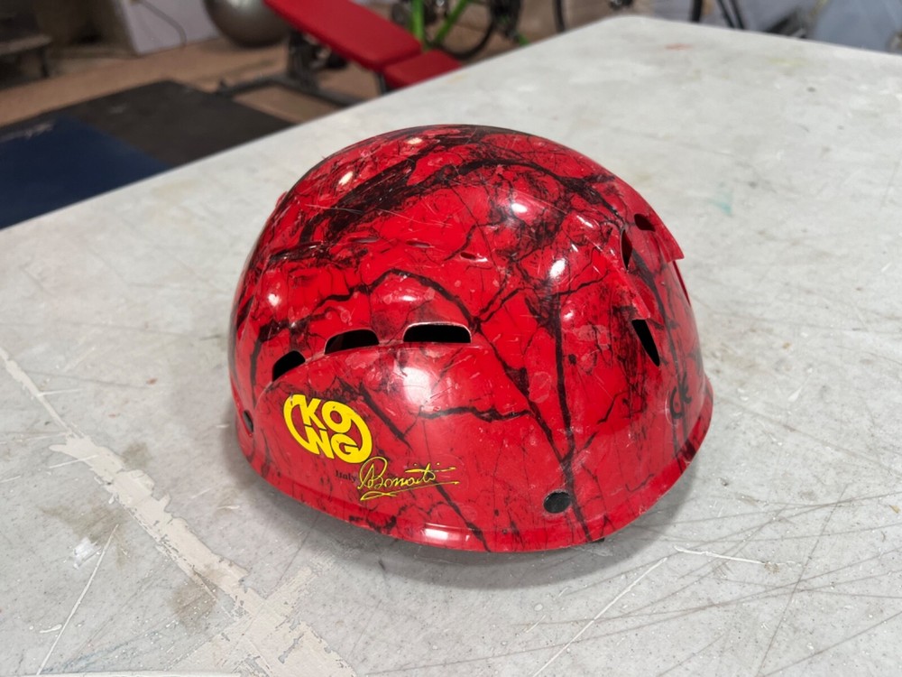 Kong climbing helmet-Red