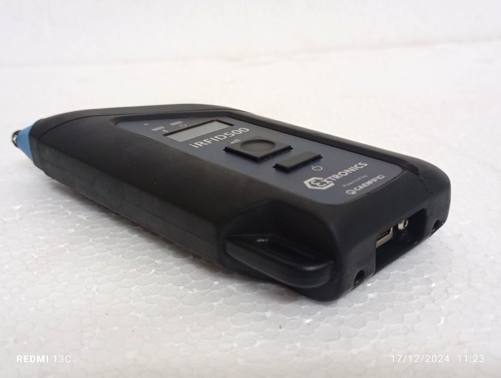 Extronics iRFID500 Handheld Bluetooth UHF RFID Reader - (No Charger)