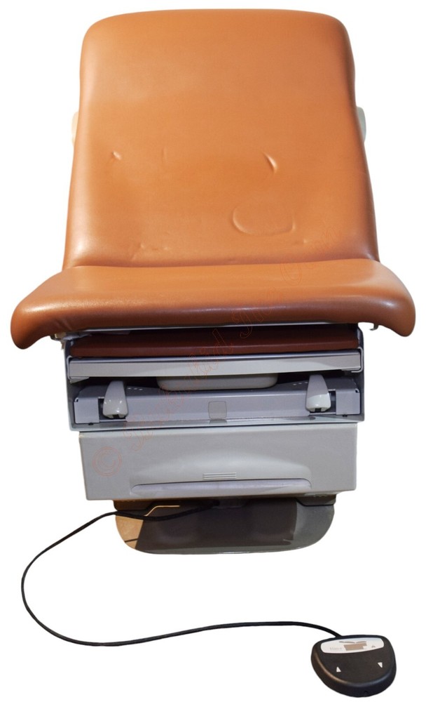 Midmark 222 Power Exam Table