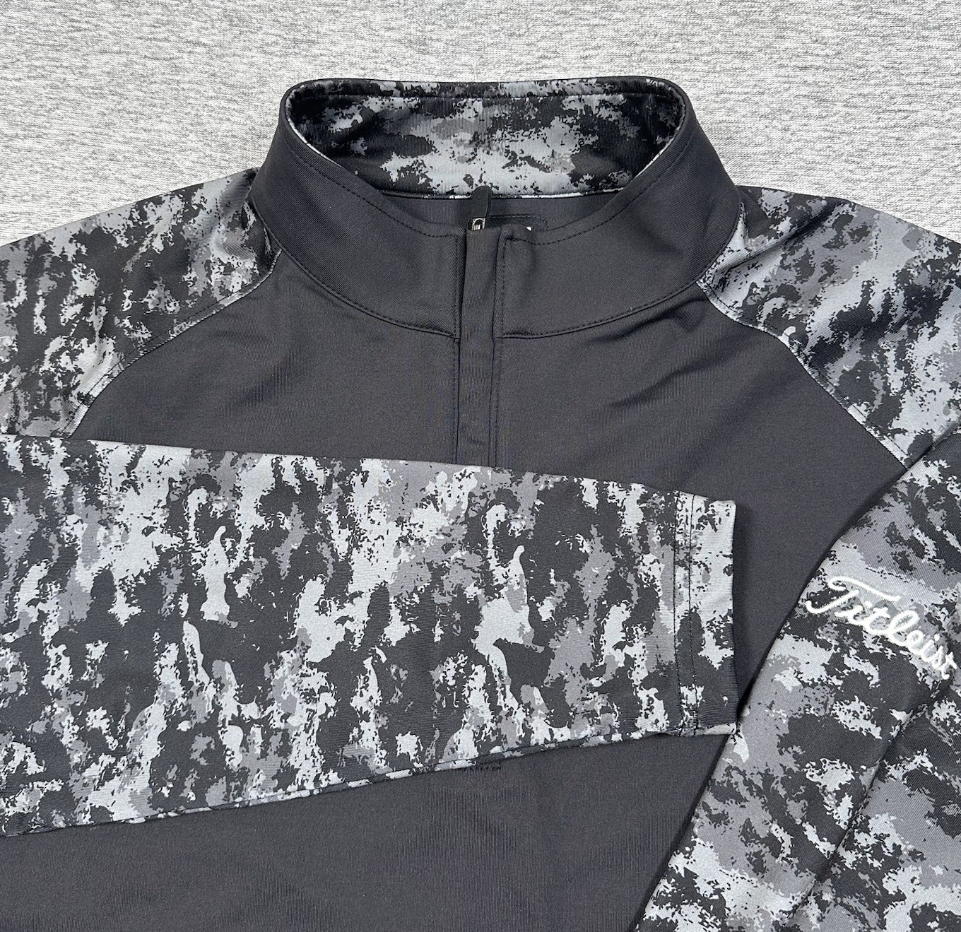 FootJoy Titleist Men's Medium 1/4 Zip Golf Pullover Black Camo