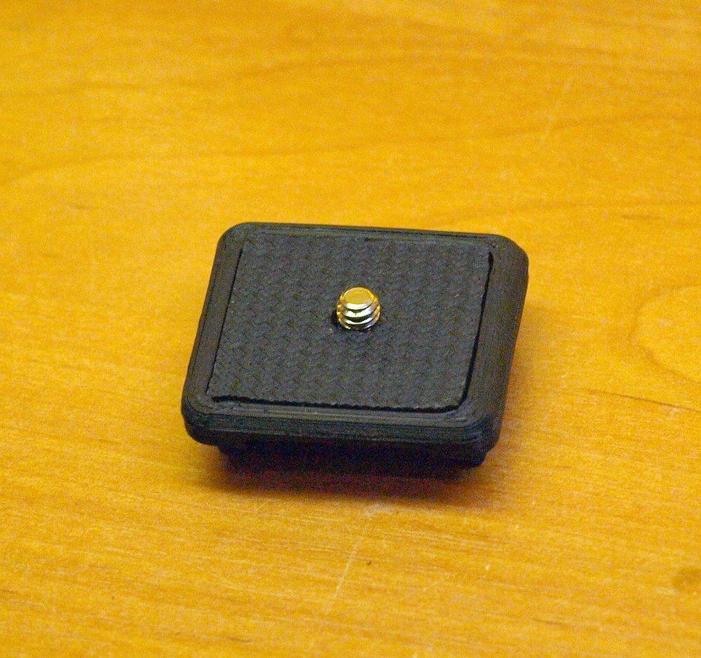 Quick release plate for tripod, Vanguard QS-05 replacement