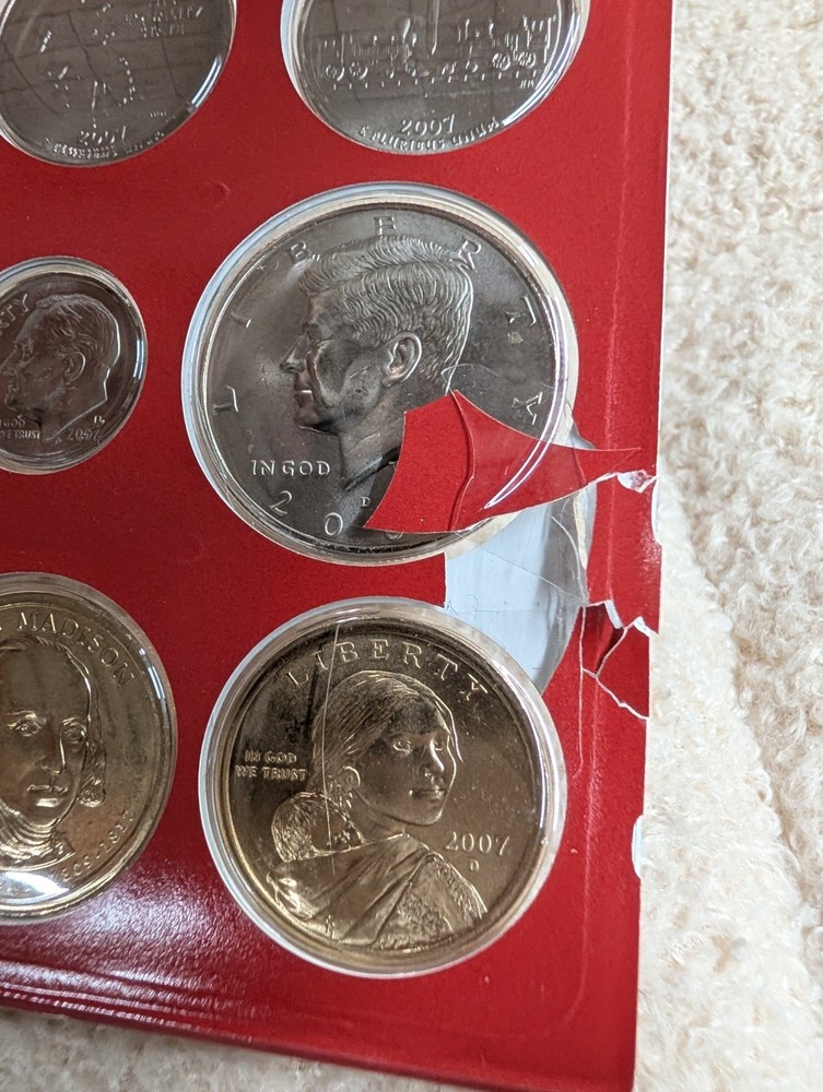 2007 P & D US Mint Complete Uncirculated Set 28 Coins w/ COA *Damaged Packaging*