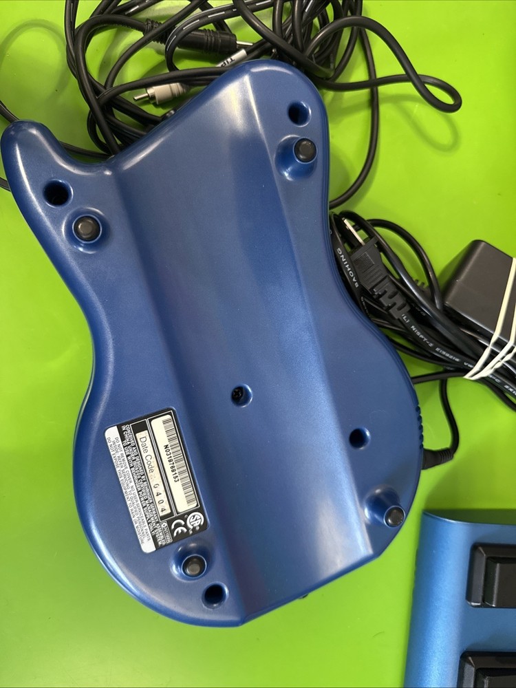 Behringer V-AMP 2 Virtual Guitar Amplifier Effects Processor w/ Footswitch & Bag