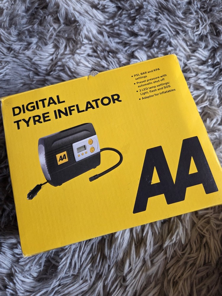 AA Digital Tyre Inflator DC 12V Plug 3M Cord Box Damage