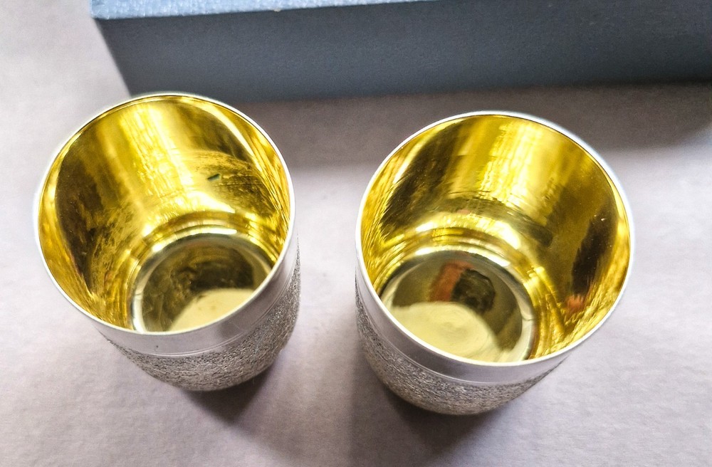 Vintage pair Japenese 950 solid silver Saki cups in original case