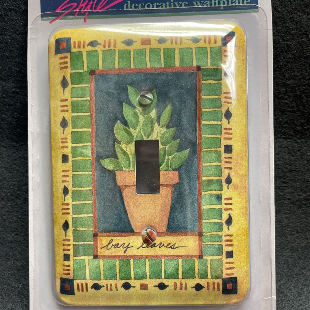 Wall Plate Bay Leaves Single Switch