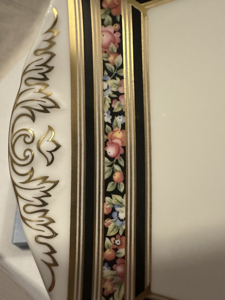 New Wedgewood Clio 9”Rectangular Tray With Side Handles England