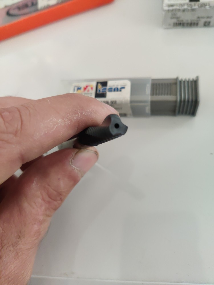 Iscar Thread Mill w/ Coolant Hole MTECB 13UN IC908. 1/2-13