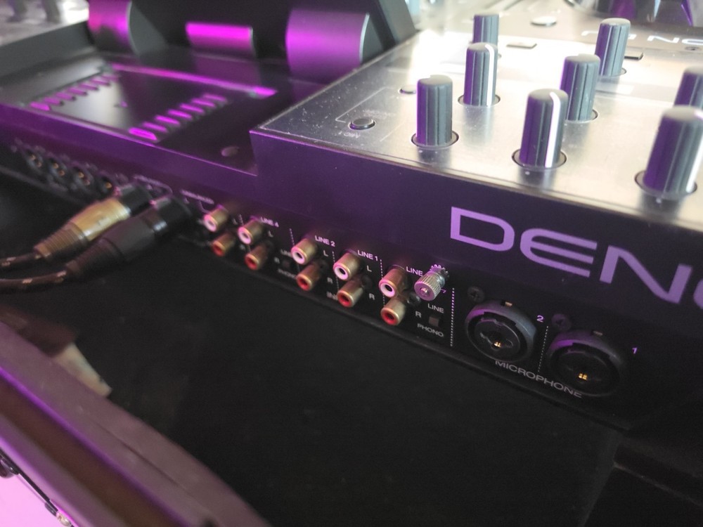 Denon DJ PRIME4+ With PROX case