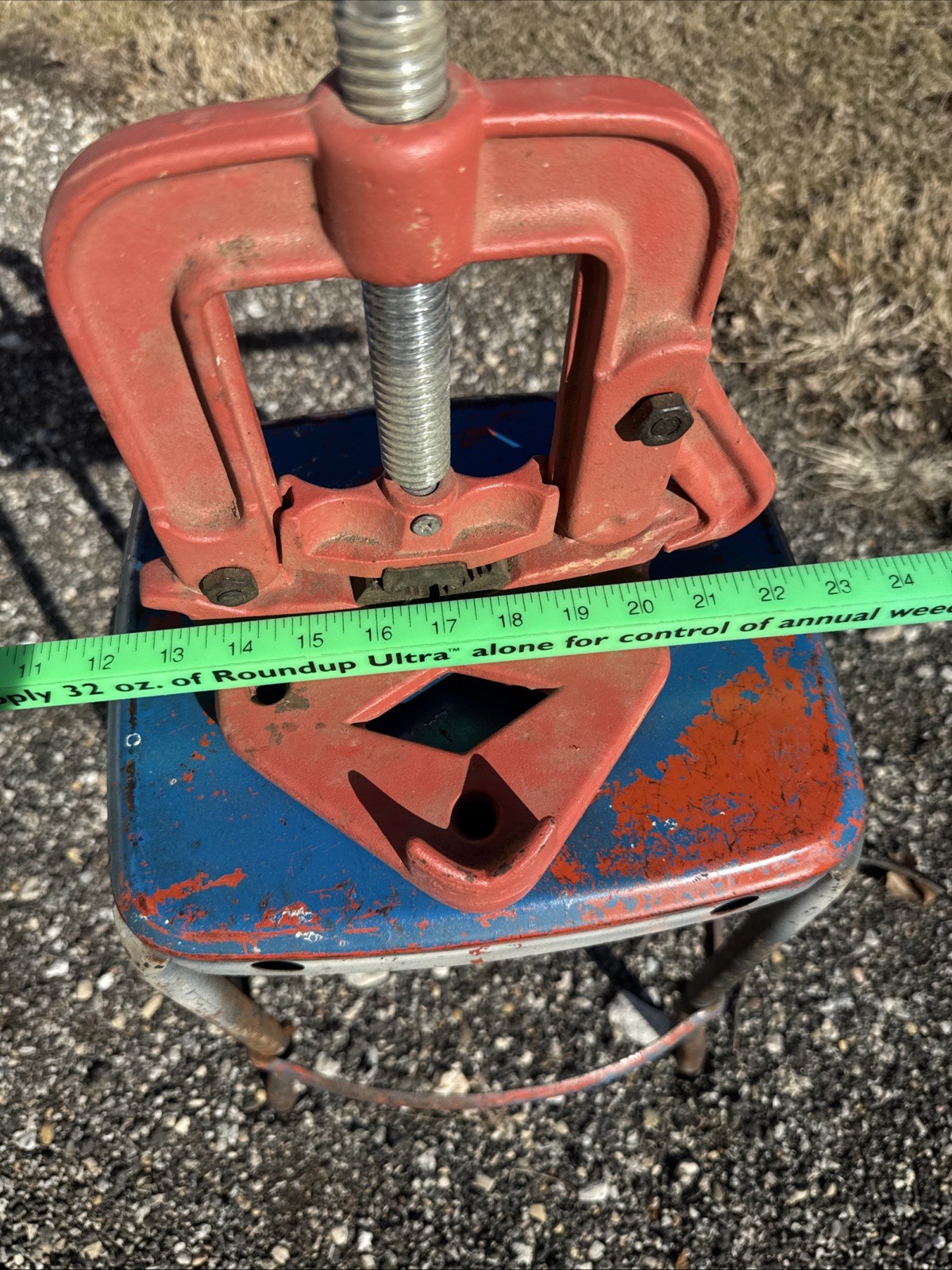 Pipe Vise. Pipe Clamp. Tool Cast Iron. Heavy Duty. (T11)