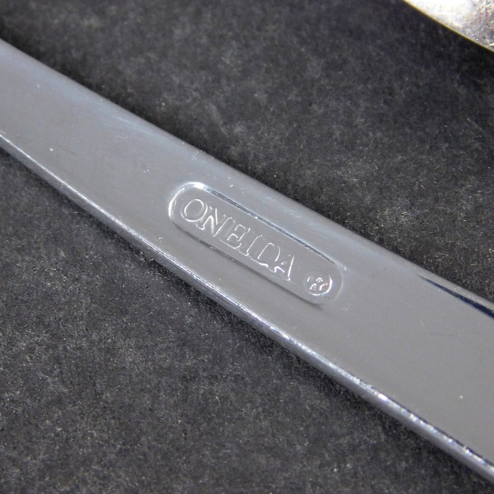 Oneida Madeline 4 Teaspoon Glossy Satin Stainless Flatware