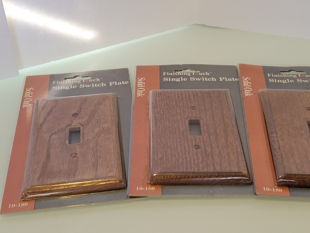 (3)Lockwell Finishing Touch Solid Oak Single Light Switch Plates 10-189, New