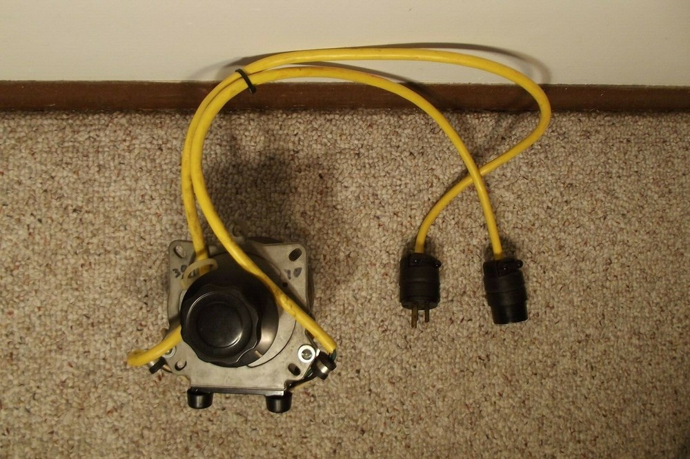 SUPERIOR POWERSTAT VARIABLE AUTOTRANSFORMER 1.4 KVA TYPE