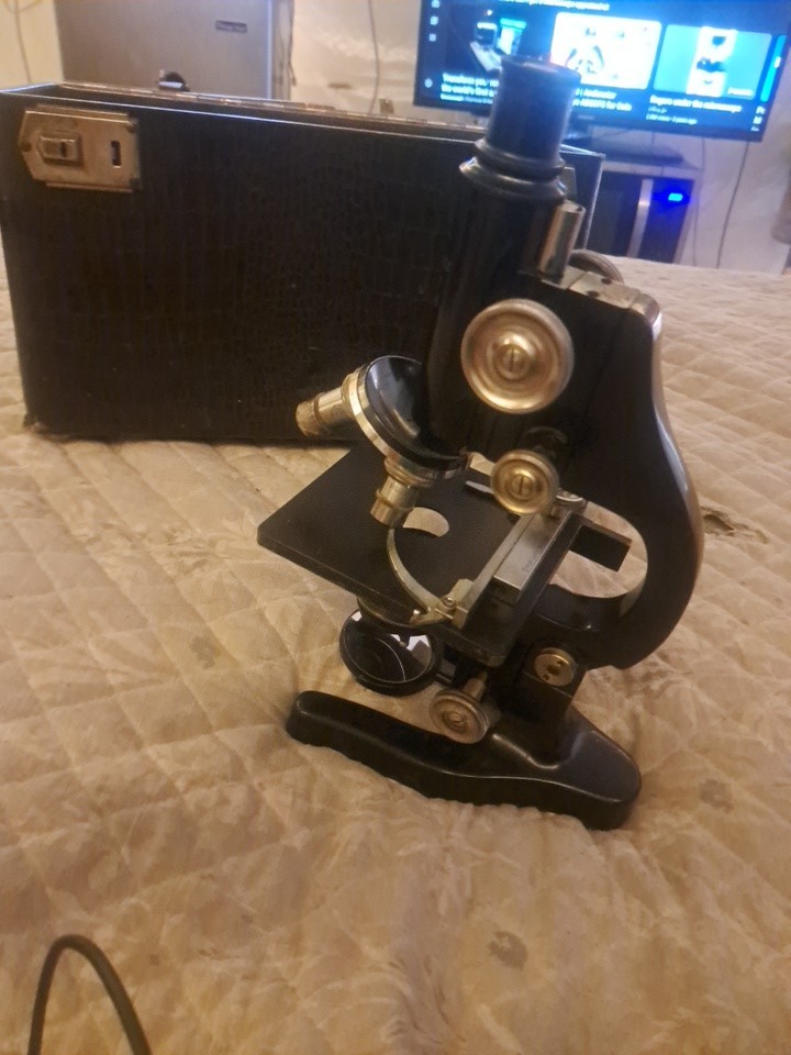 Antique Ernst Leitz Wetzlar Microscope SN 335050
