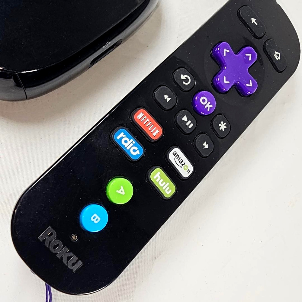 Roku 3 4200X Streaming Player with Remote Television Programming Kit 4 pieces