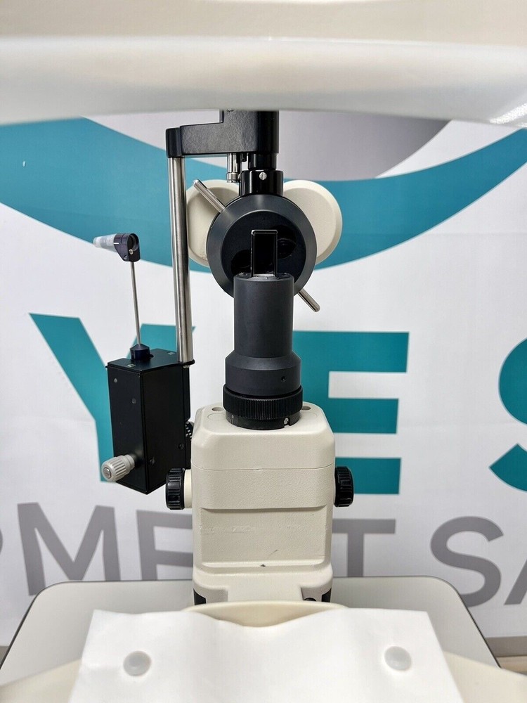 Topcon SL-1E Slit Lamp With Optilasa Tonometer