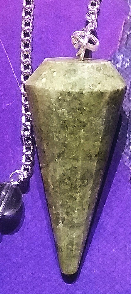 VESSONITE DOWSING PENDULUM, VESUVIANITE PENDULUM , VASONITE PENDULUM, IDOCRASE