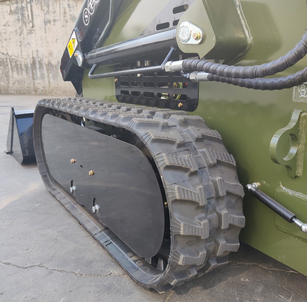 2025 NEW Skid-Steer Loader Tracked 22.1 HP Honda EPA Gasoline Engine 3 Hy Valves