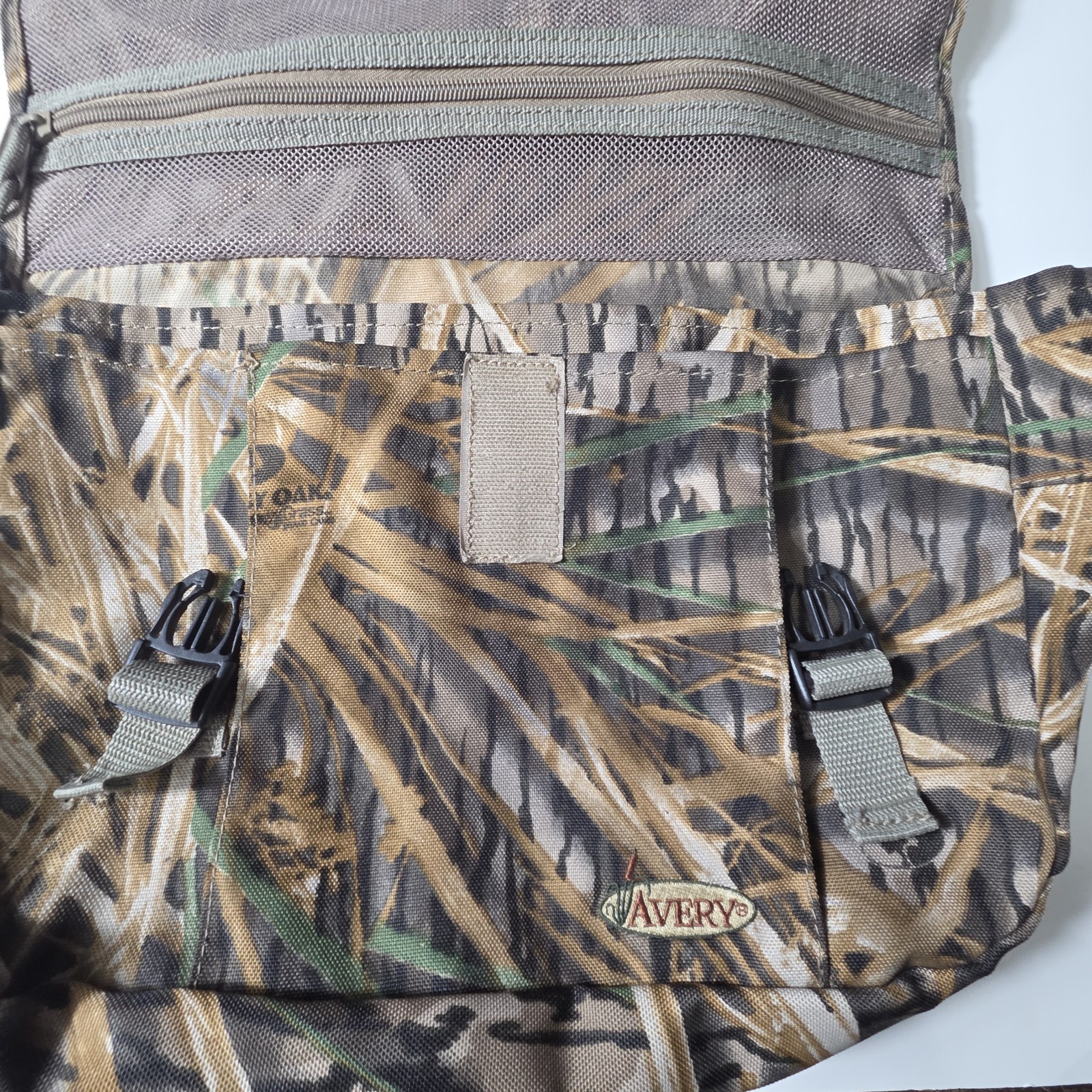 Ducks Unlimited Avery Camo Messenger Bag *Missing Components