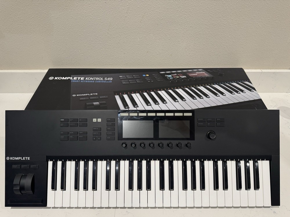 Native Instruments Komplete Kontrol S49 49-Key Keyboard Controller