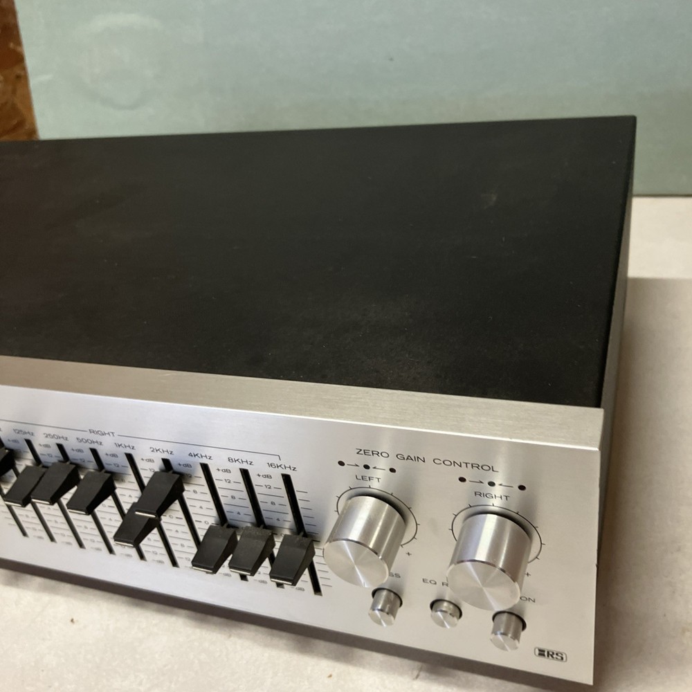 Realistic 31-2000A Stereo Graphic Equalizer Front Panel Silver Faceplate Tested