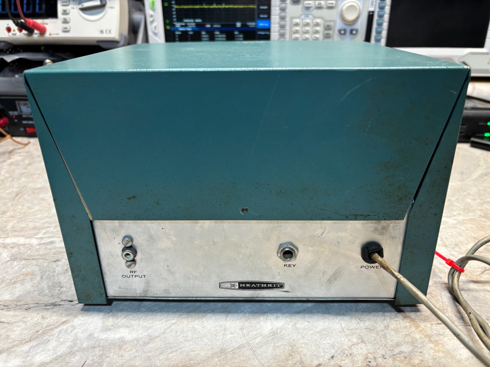 Heathkit VFO Model HG-10B Nice Condition. All dials move smoothly. Parts repair