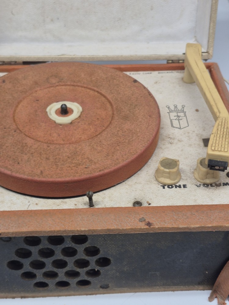 Vintage Zenith Record Player Phonograph Portable Turntable