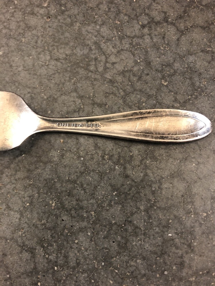 Oneida Silverplate Baby Fork Belford 4”