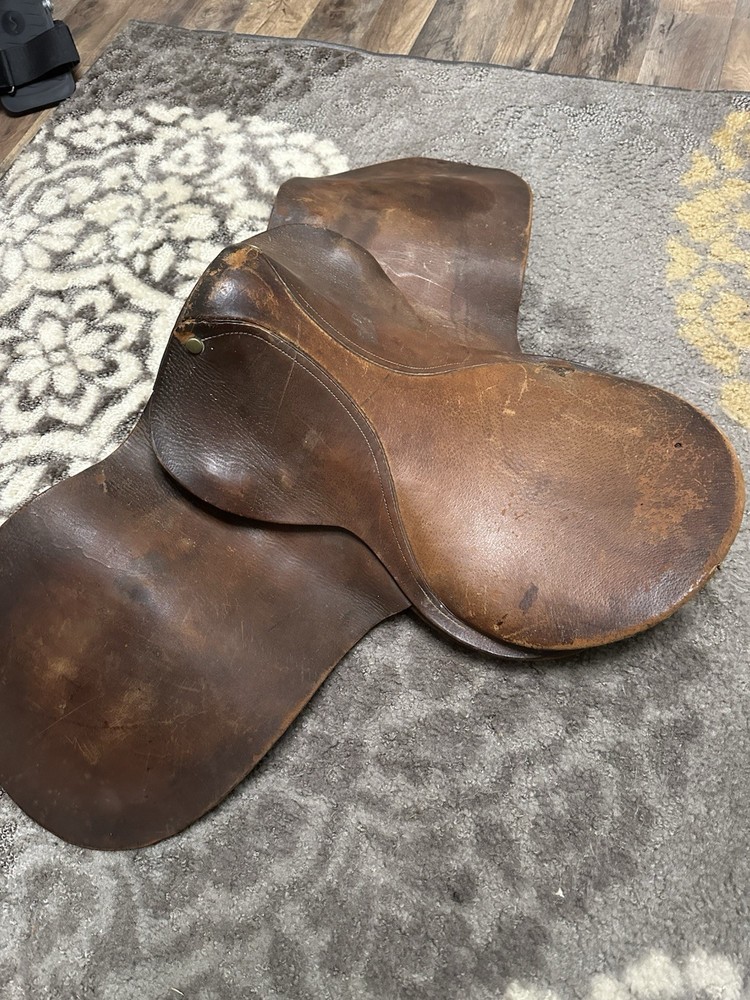 english riding saddle