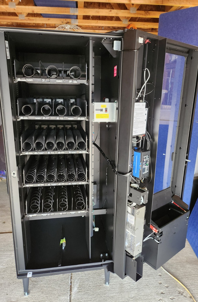 Vending Machine 23-Selection Snack Model #3573