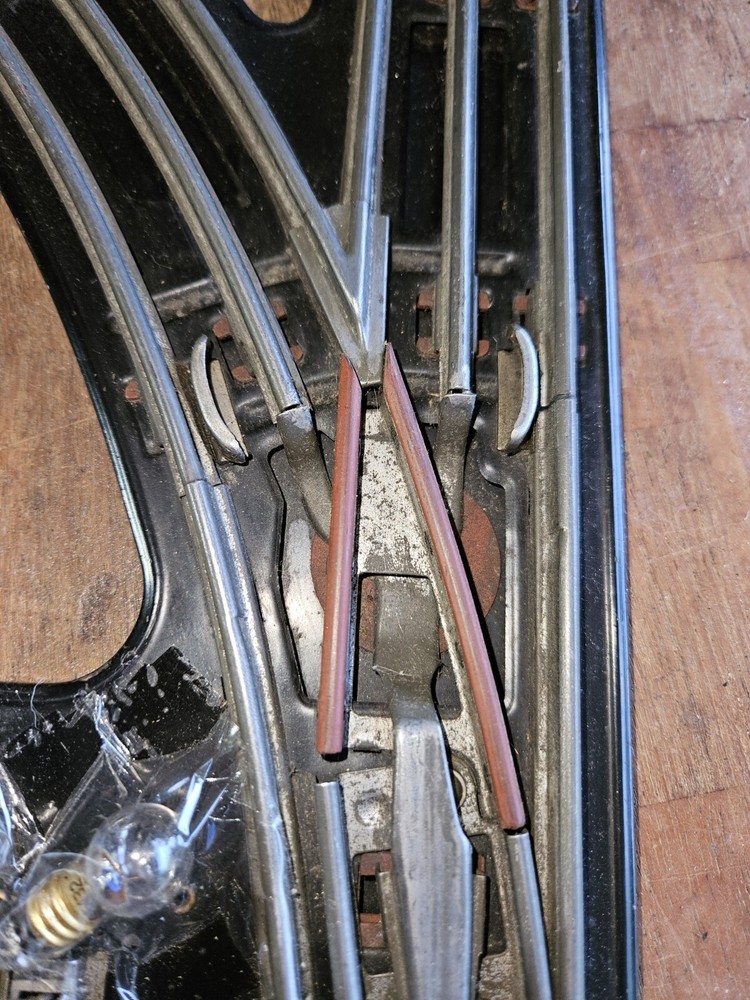 LIONEL REMOTE LEFT TURNOUT, UNTESTED