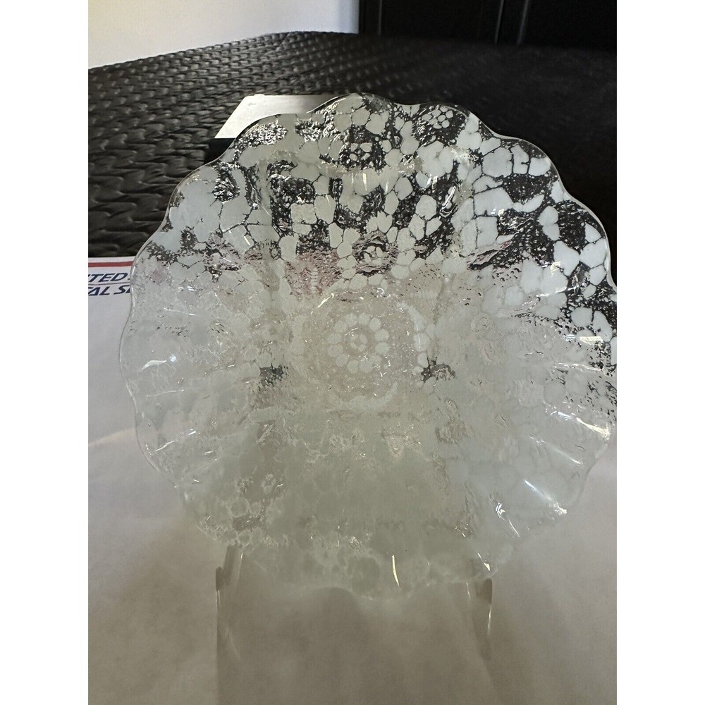 White Snowflake Design In Clear Glass Small Candy Dish Beautiful Pattern 7” EUC
