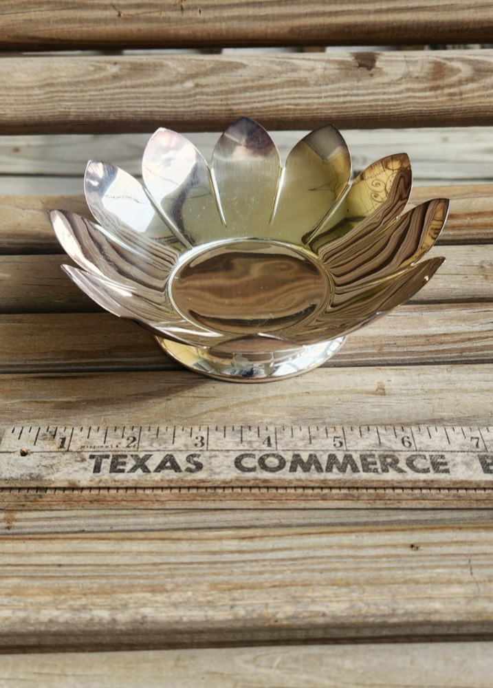 Vintage Leonard Silverplate Waterlily Bon Bon Bowl