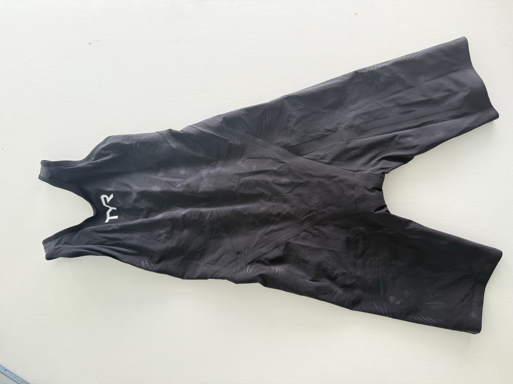 TYR Venzo Closed Back Tech Suit Size 28