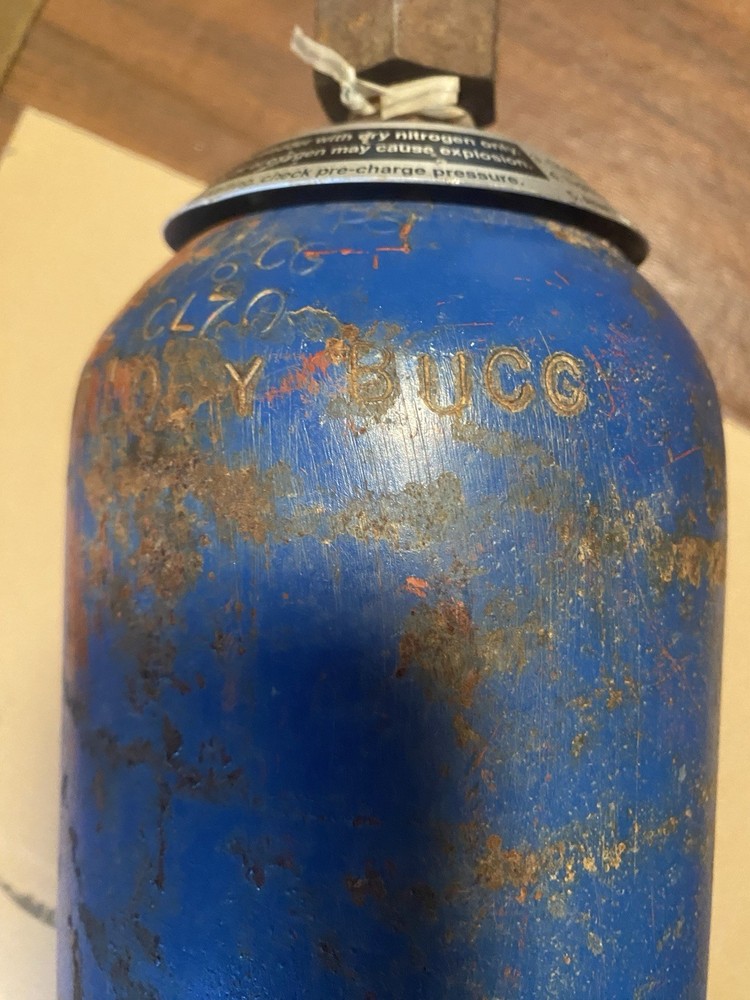 USED BOSCH BLADDER ACCUMULATOR With Valve