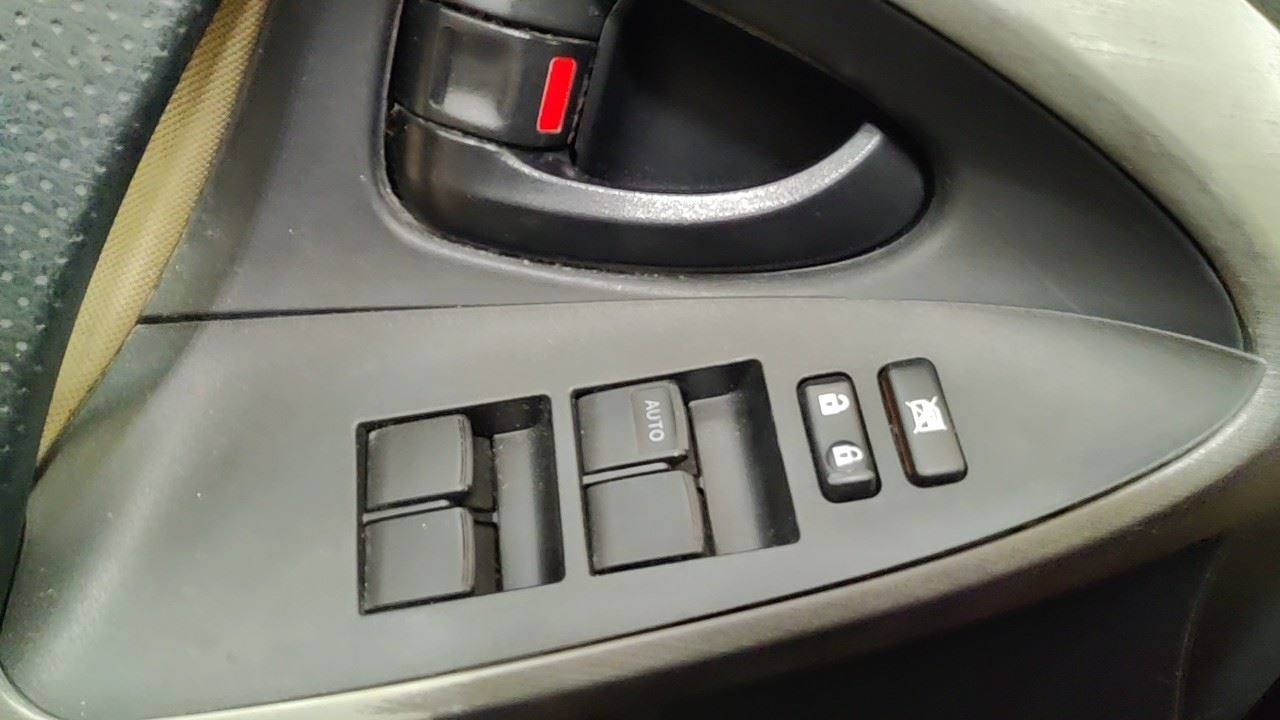 RAV 4 2010 Glove Box 7016339