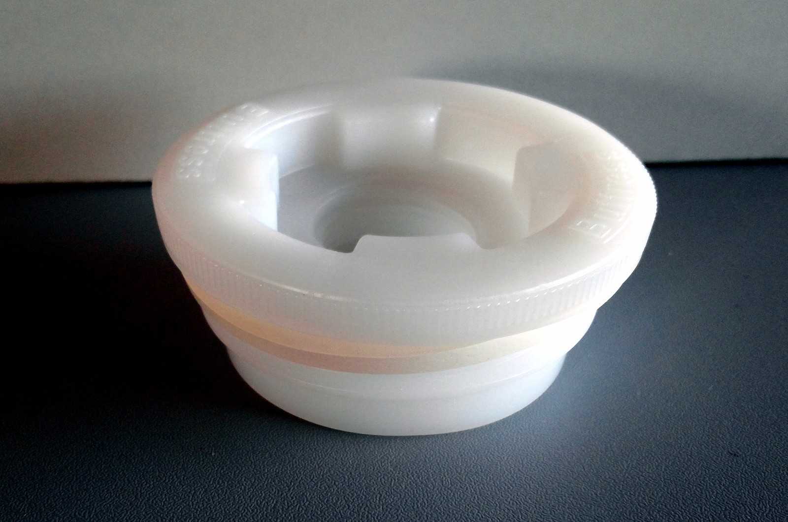 Poly Plug Buttress Bung Cap 2" with 3/4" Knock Out with Gasket for Poly Drum, Br