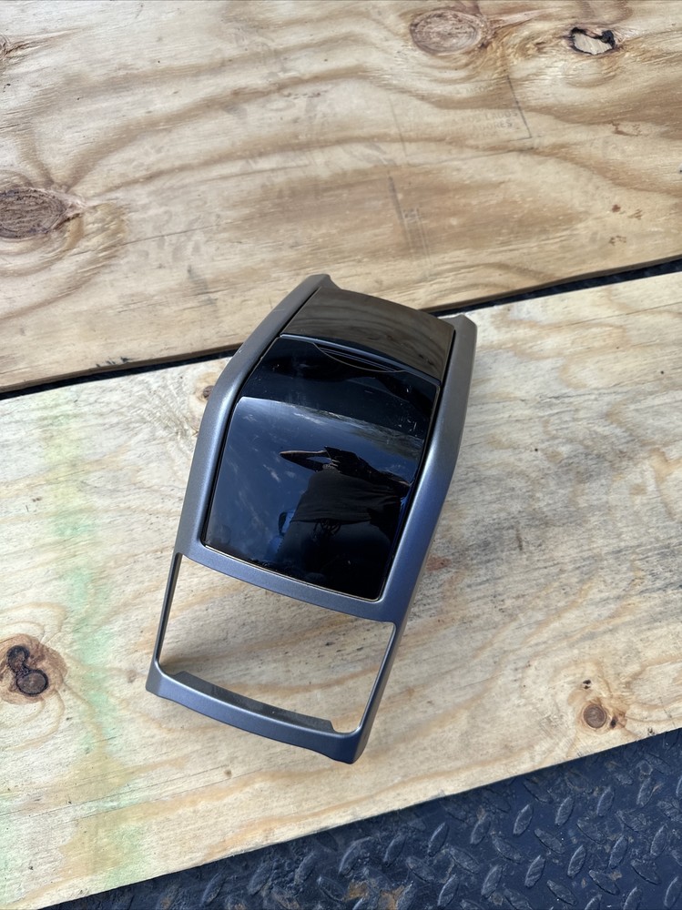 2004 TOYOTA PRIUS CUP HOLDER (FRONT)