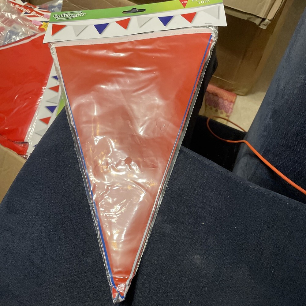 Oaktree red, white and blue bunting