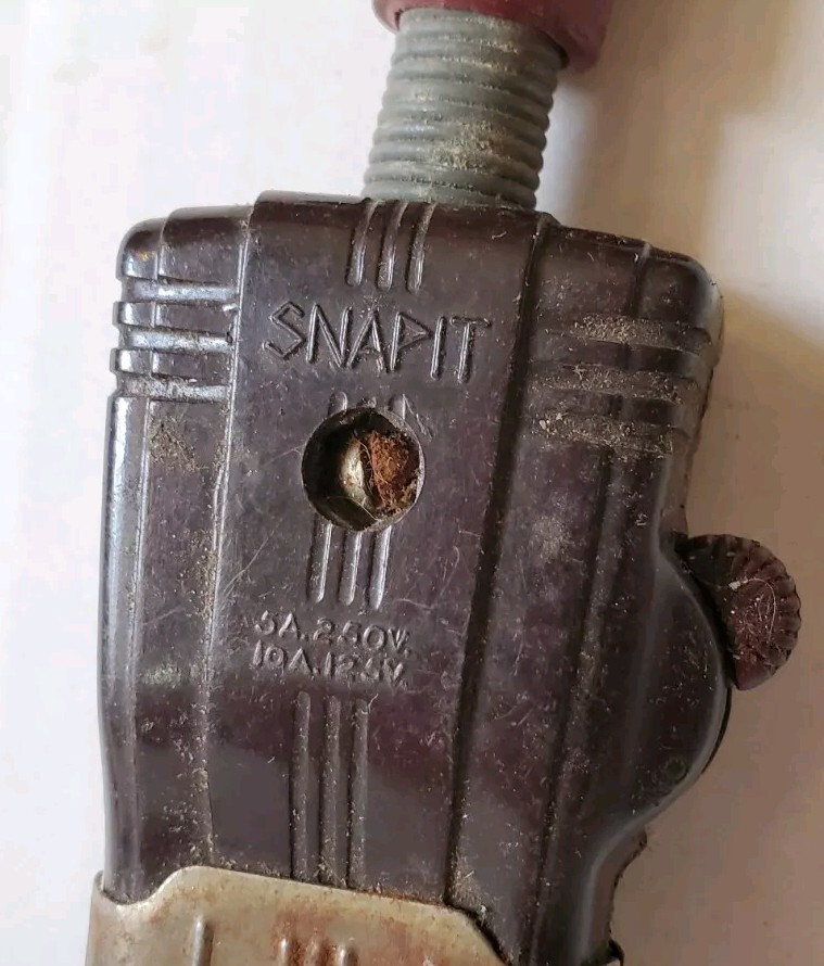 Vintage Snapit Appliance Bakelite Plug