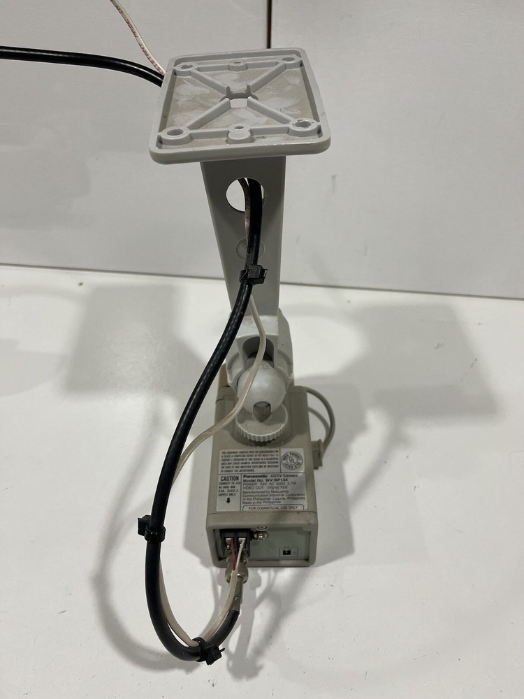 PANASONIC WV-BP134 B/W BLACK WHITE 1/3 SECURITY VIDEO CAMERA W/MOUNT UNTESTED