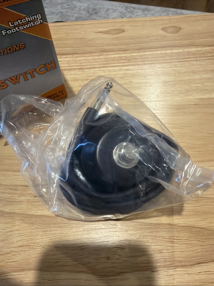 LWS21 Universal Latching Footswitch