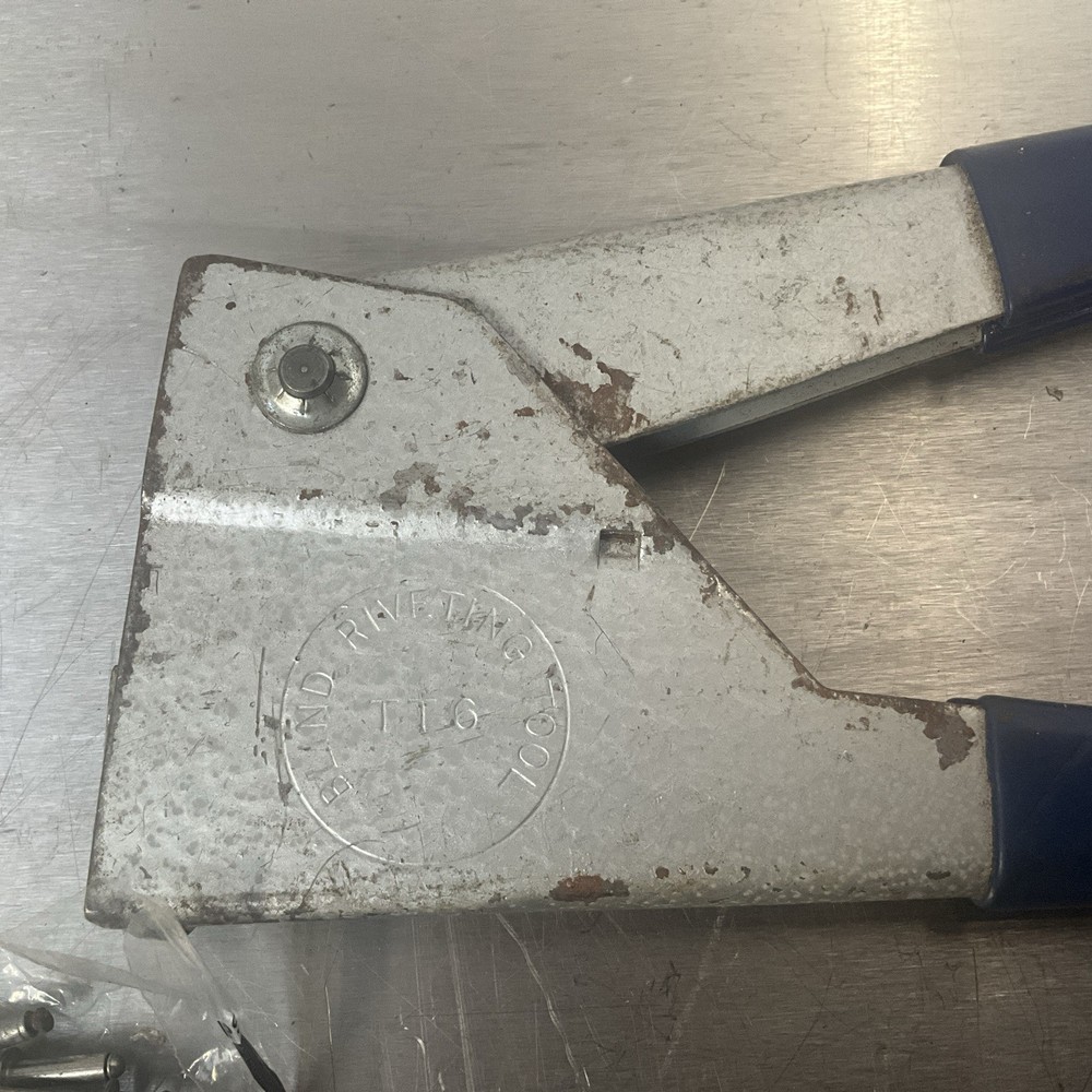 Tucker TT6 Rivet Gun