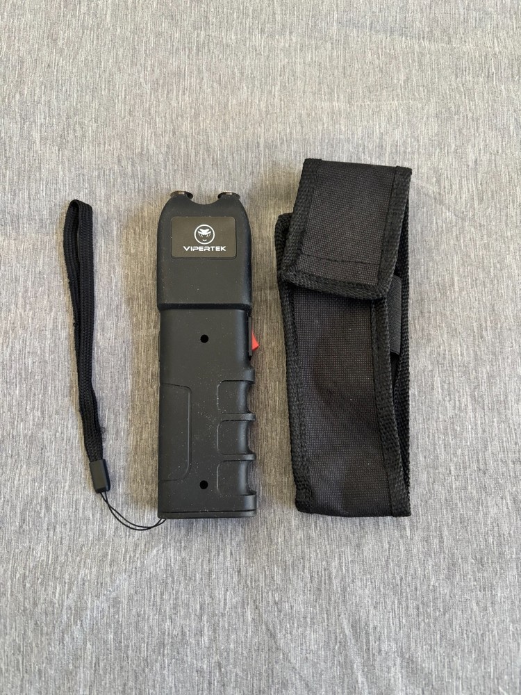 Vipertek VTS-989 Rechargeable LED Flashlight Taser - Black