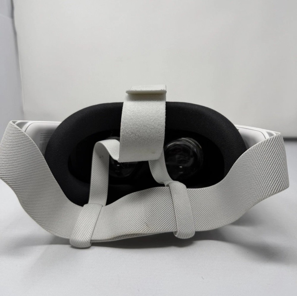 Meta Oculus Quest 3S 128gb HEADSET ONLY No Controllers - Excellent Replacement