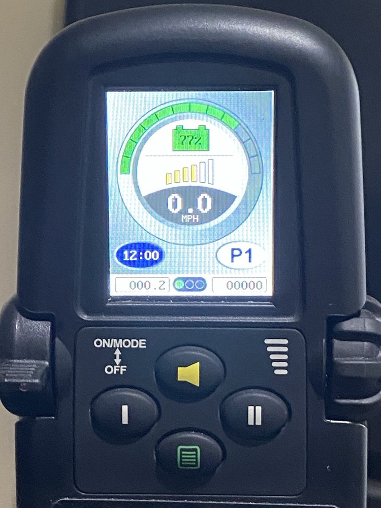 Quantum Q6 Edge REMOVABLE ARM REST .2 MILES ON UNIT