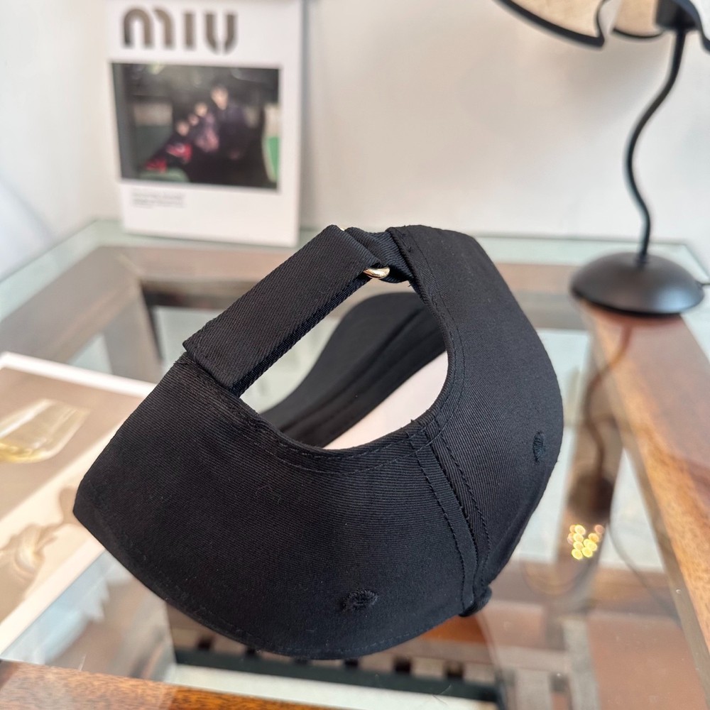 CELINE Minimalist, Adjustable, Trendy Baseball Cap
