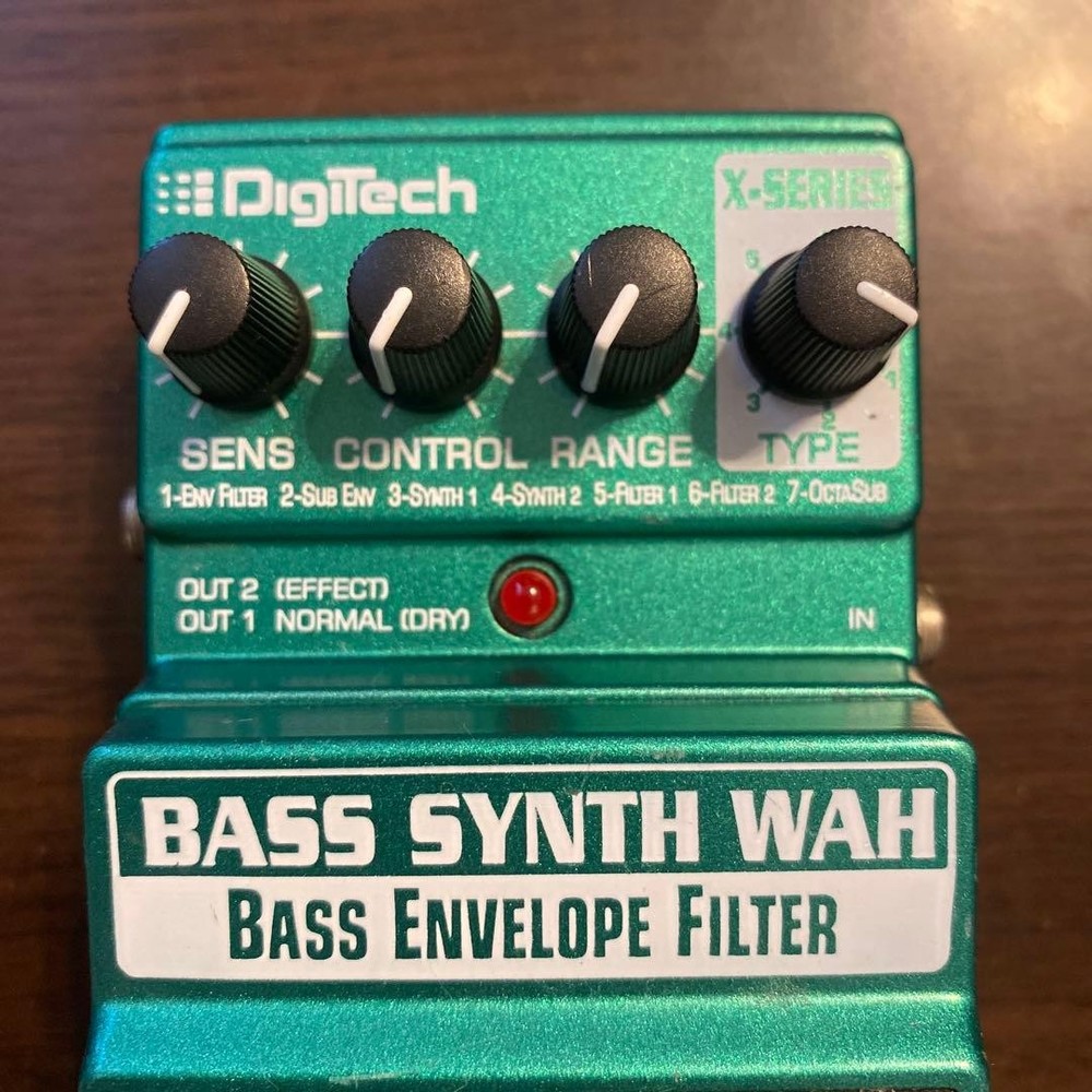 DigiTech BASS SYNTH WAH bass effector
